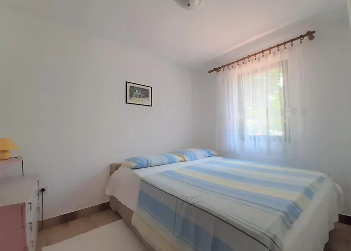Family Cherry 3* Krk Town