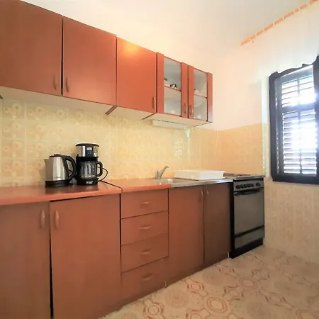 Guest house Family Cherry Krk Town