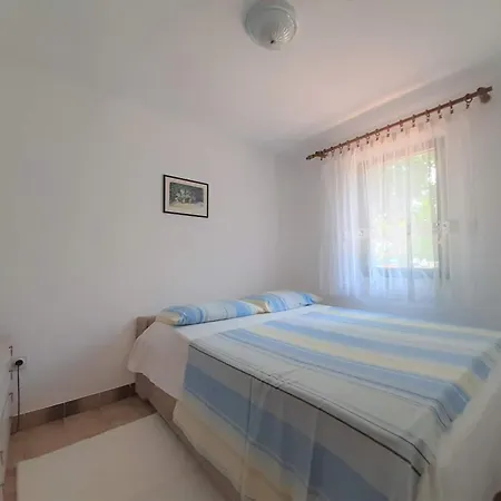 Family Cherry 3* Krk Town